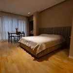 Nina's Cosy In B&B 티라나