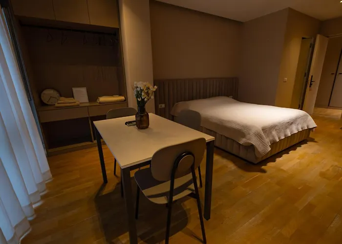 Nina's Cosy In Nocleg ze śniadaniem Tirana